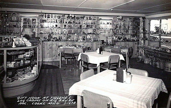 Tyelenes Restaurant and Cabins - Old Postcard And Promos
